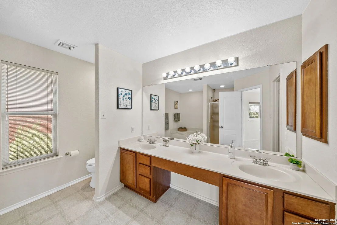 Photo of 21907 Kenton Croft