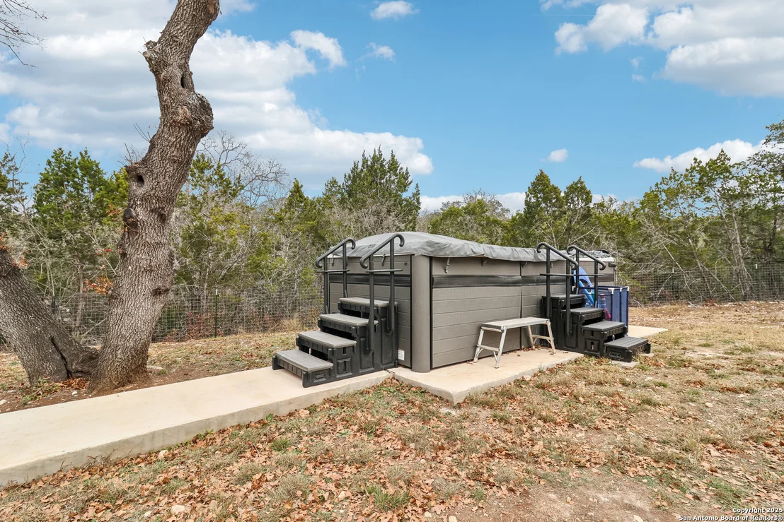 Photo of 605 COUNTY ROAD 2763