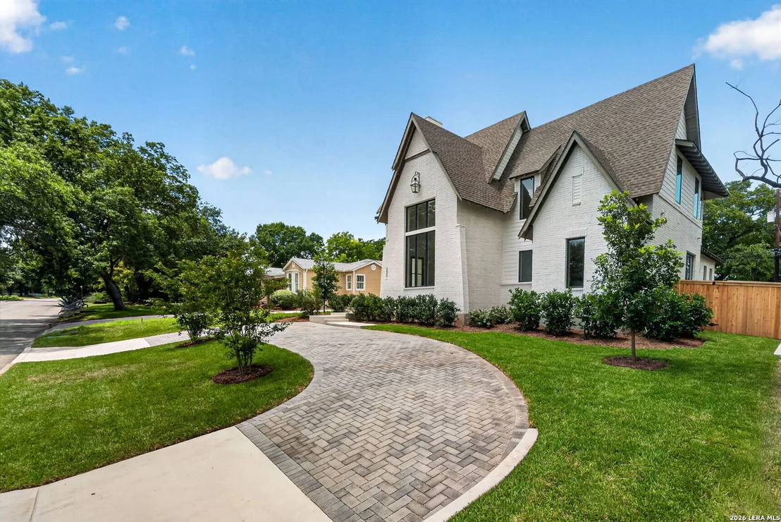Photo of 255 CLAYWELL DR