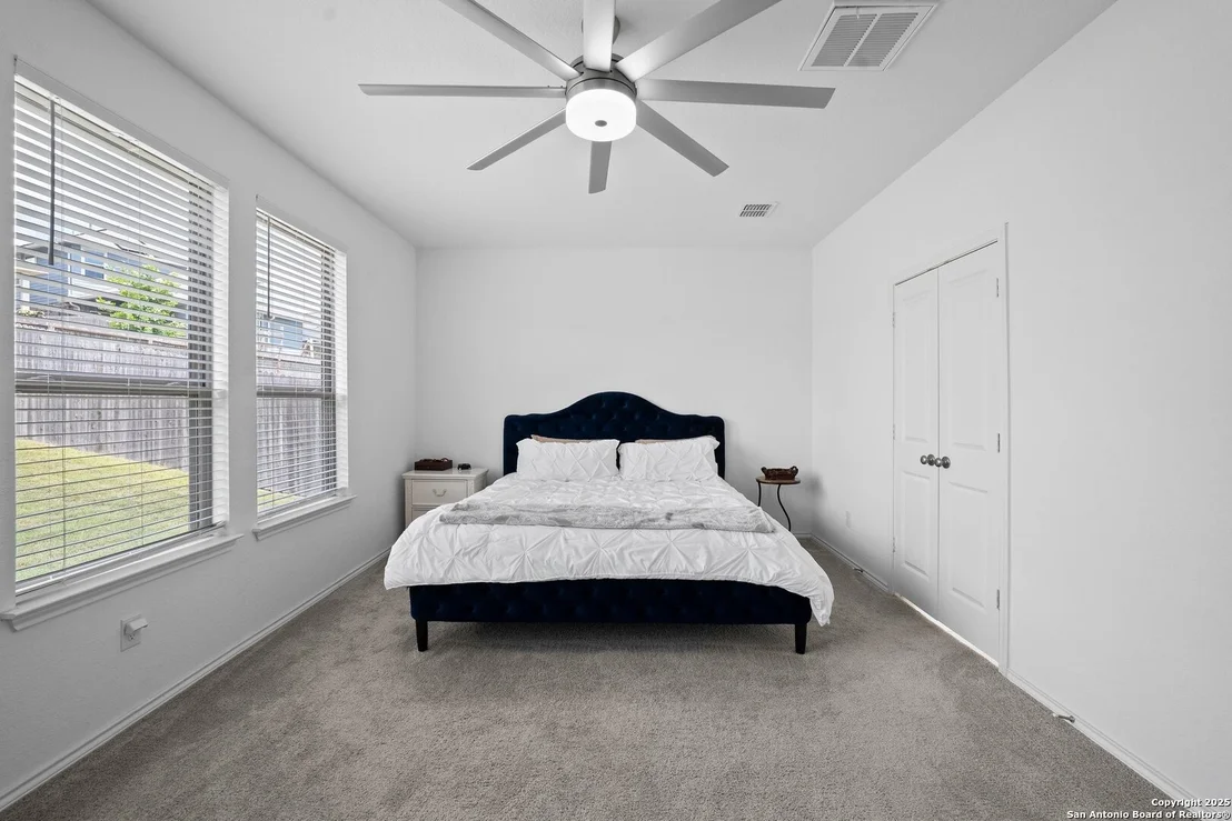 Photo of 2641 White Willow