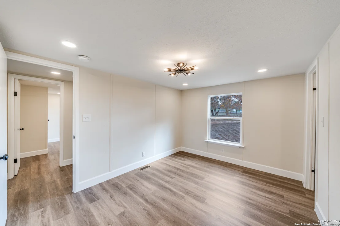 Photo of 551 BIG OAK DR