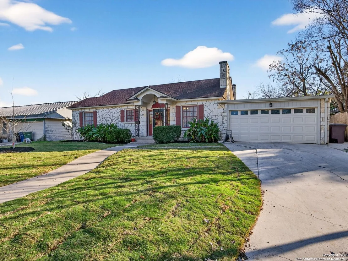 Photo of 166 Lovera Blvd
