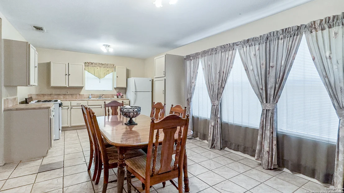 Photo of 331 Aaron Pl