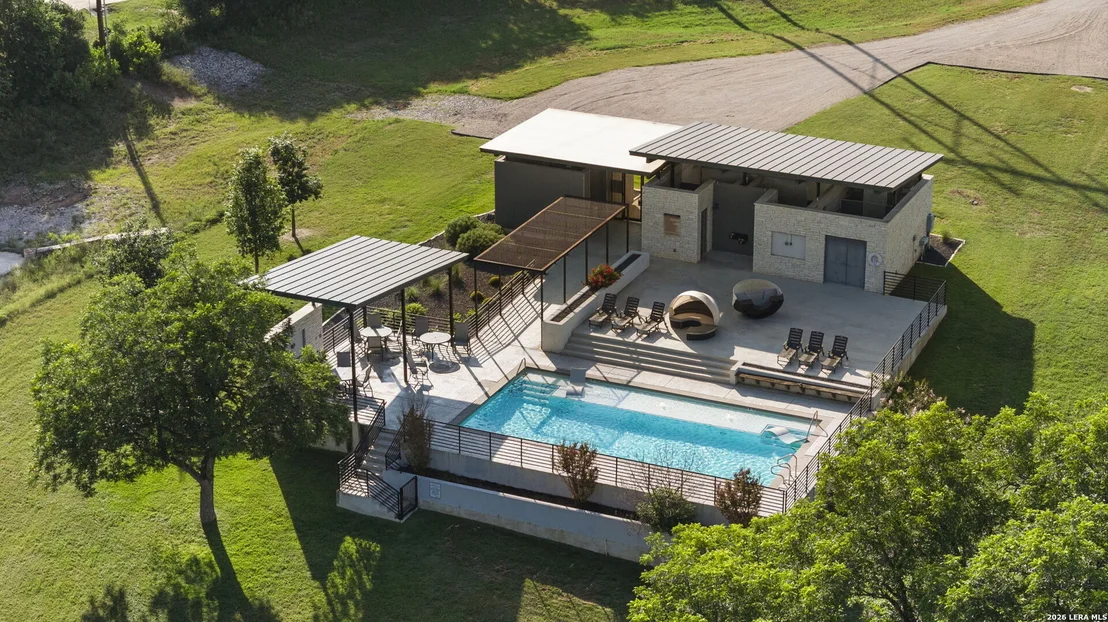 Photo of 807 WADE RD