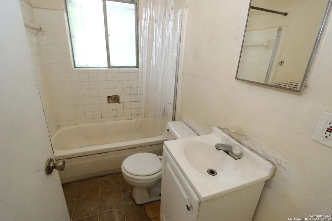 Photo of 655 Ferris Ave