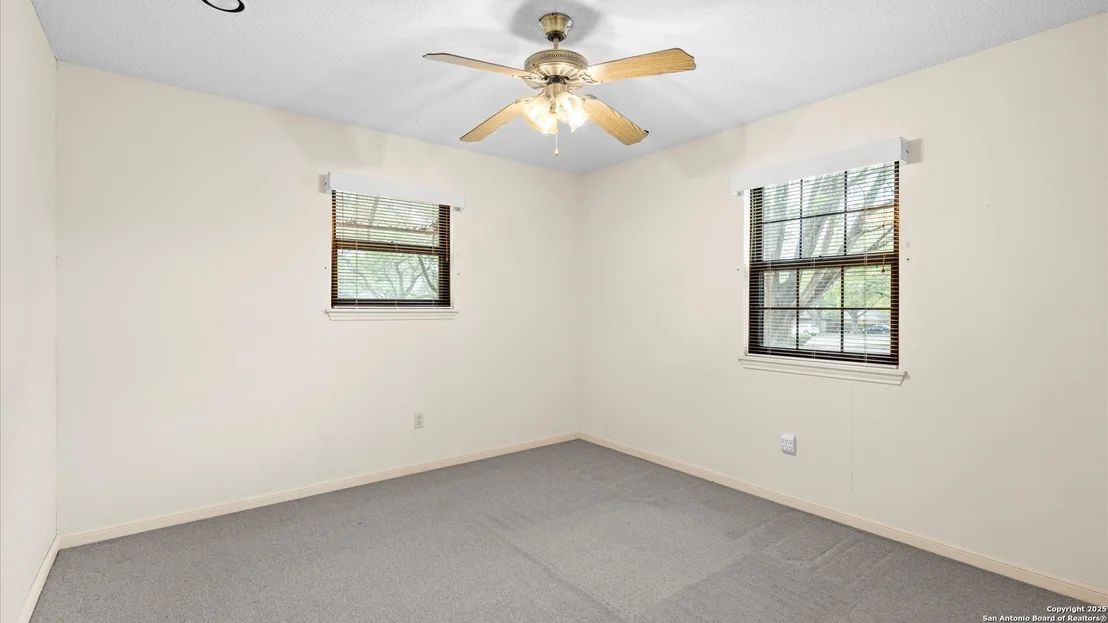 Photo of 927 Earl
