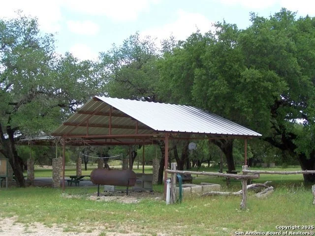 Photo of 565 Loop Rd.