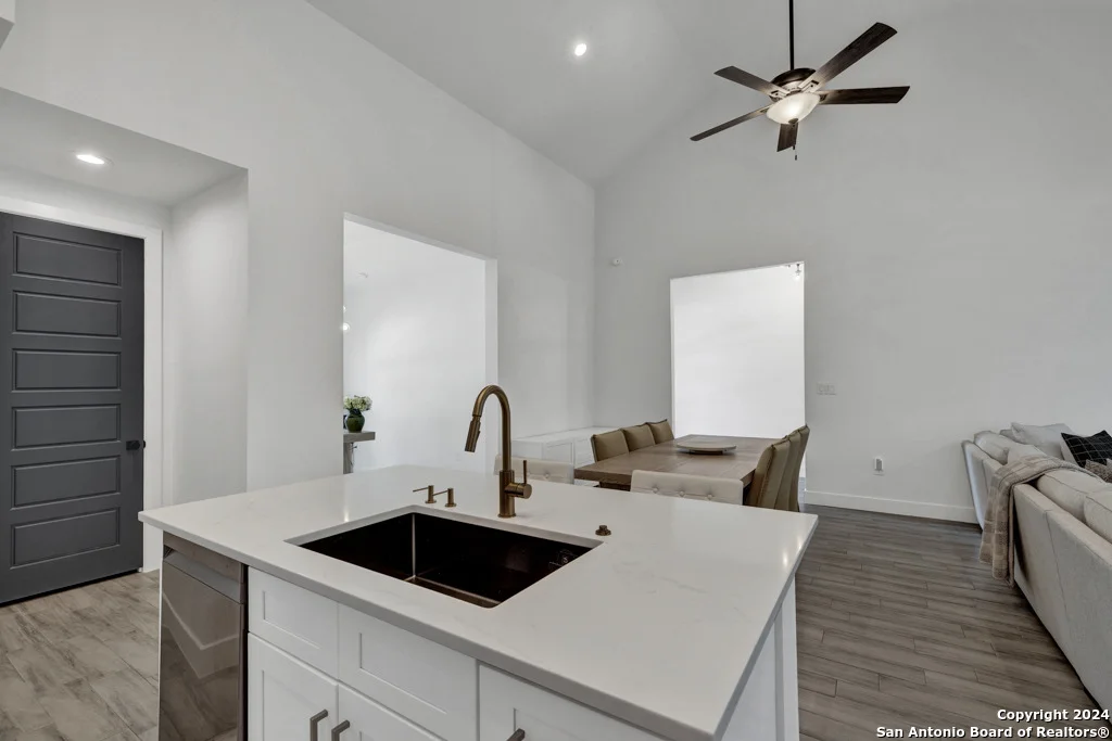 Photo of 384 Eagle Rock