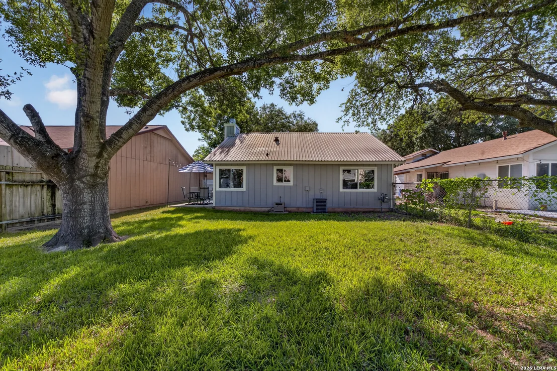 Photo of 8020 Orchard Bend