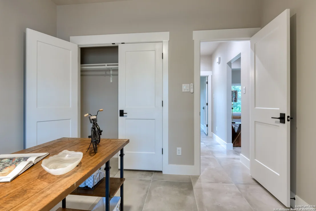 Photo of 103 N Lon Price