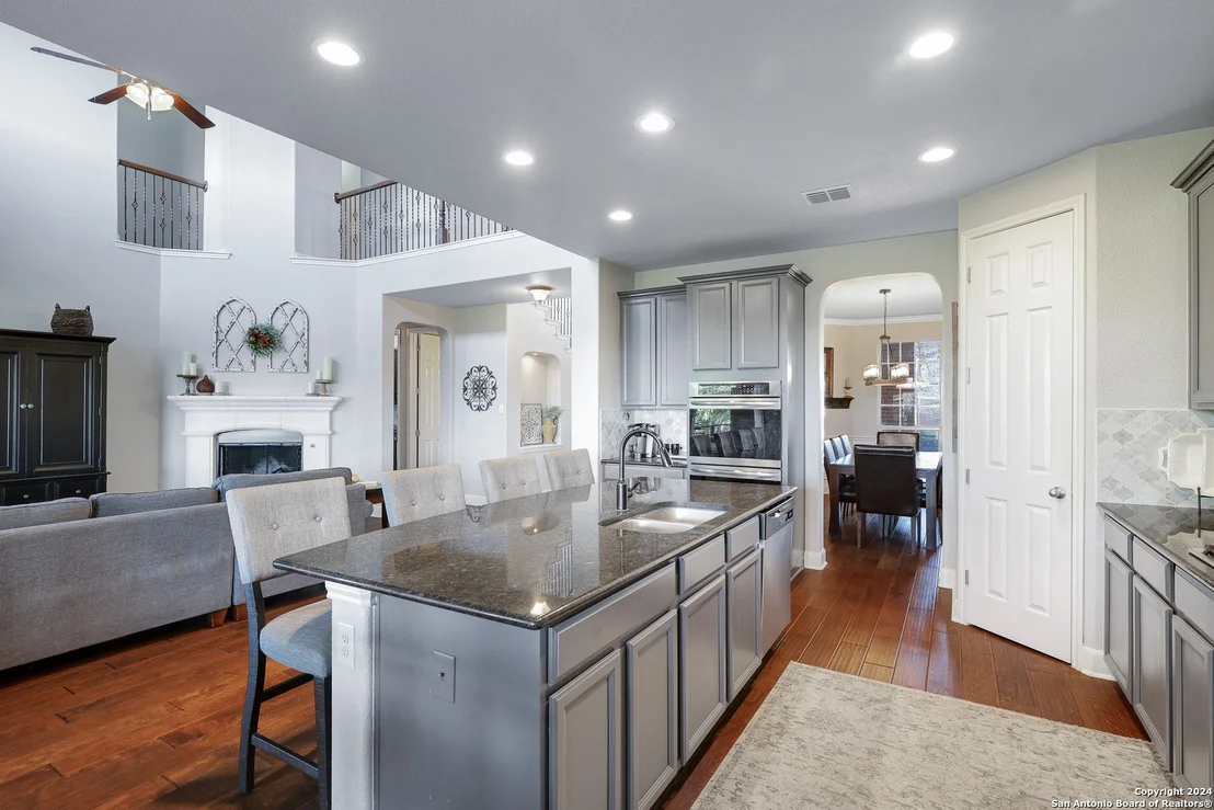 Photo of 3607 Sunset Cliff