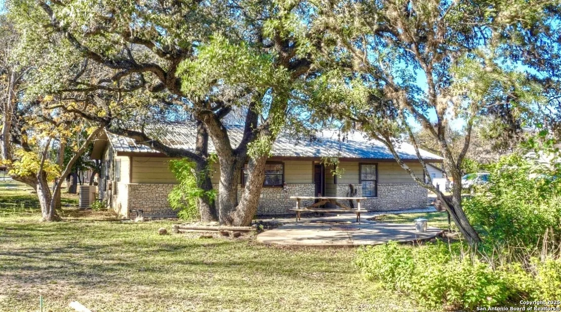 Photo of 65 PINEVIEW RD