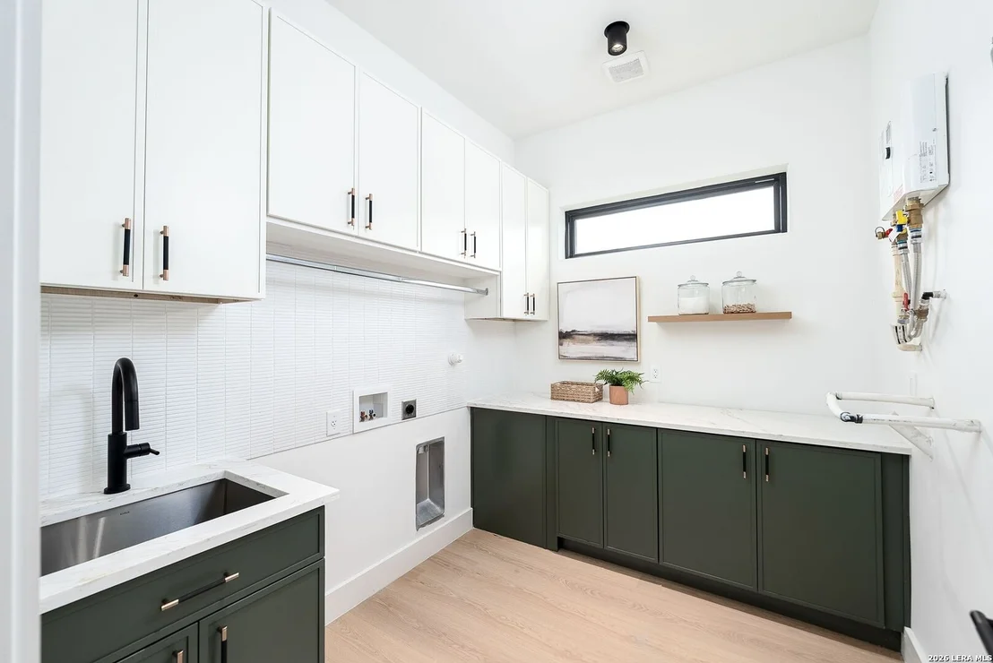 Photo of 16 GRANTHAM GLN