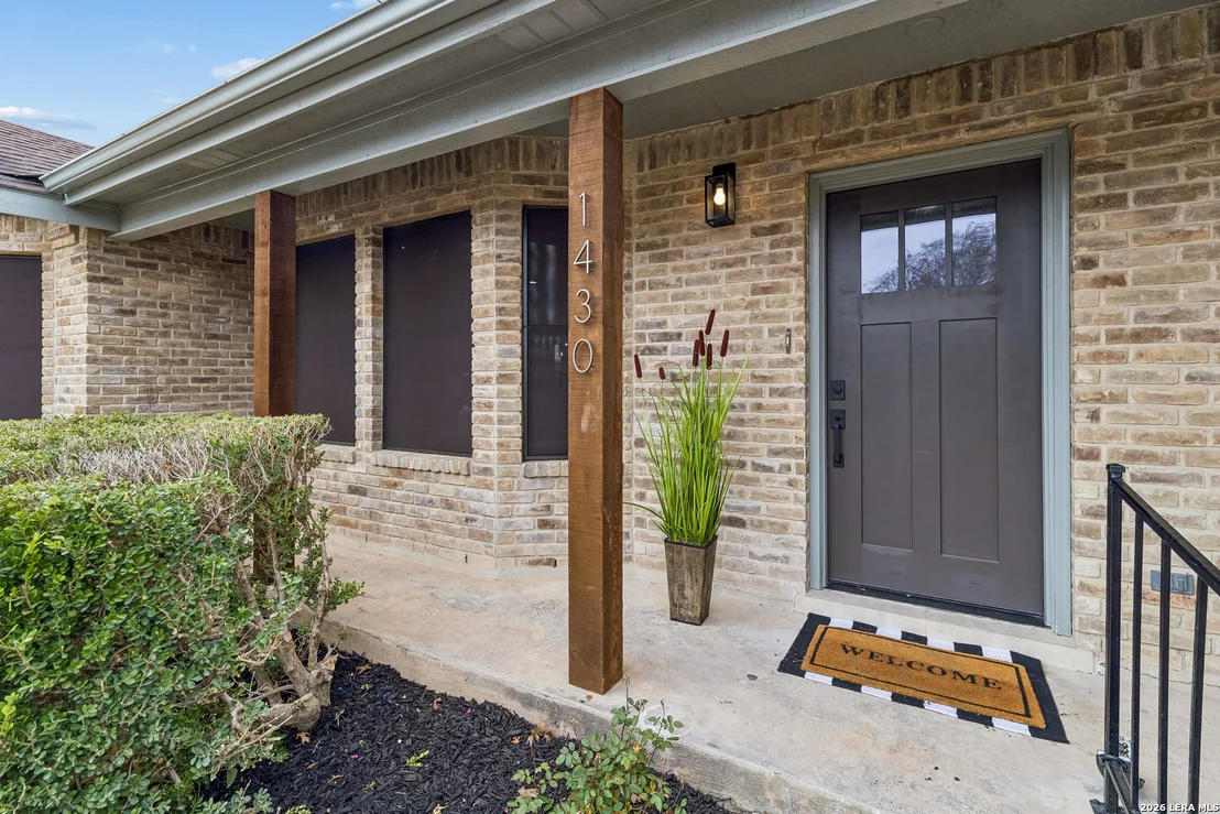 Photo of 1430 Synandra