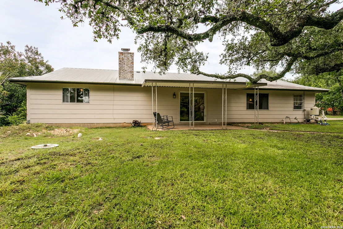 Photo of 3881 MENGER DR