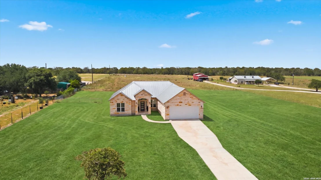 Photo of 200 Lakeview Cir