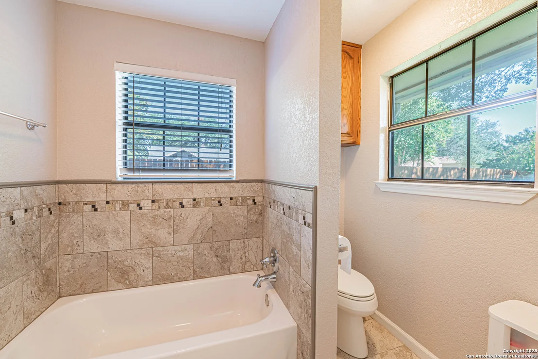 Photo of 729 Heritage Dr