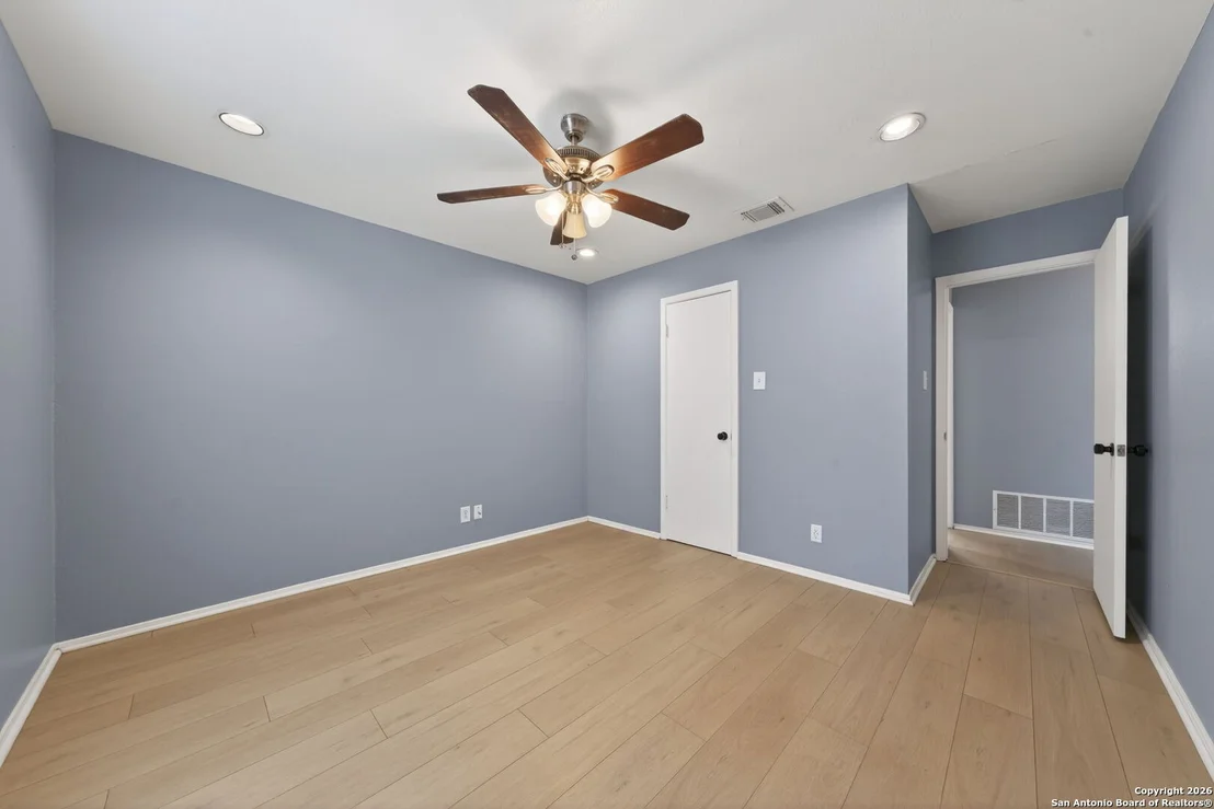 Photo of 2415 Moss Terrace