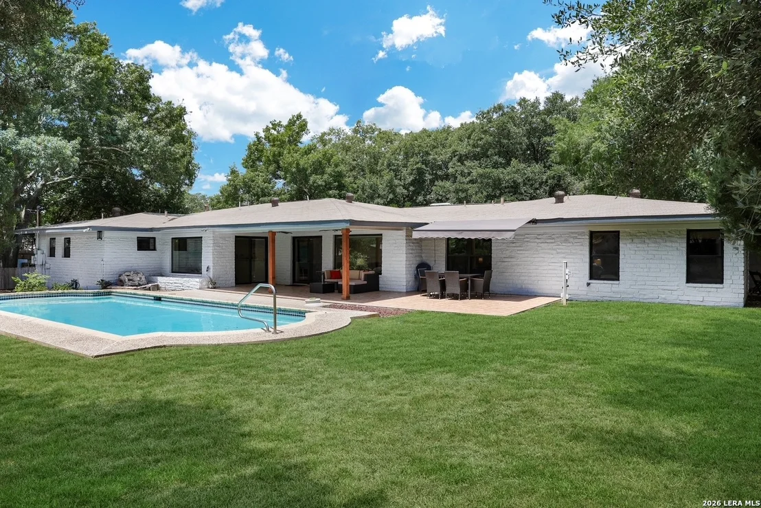 Photo of 204 Gardenview