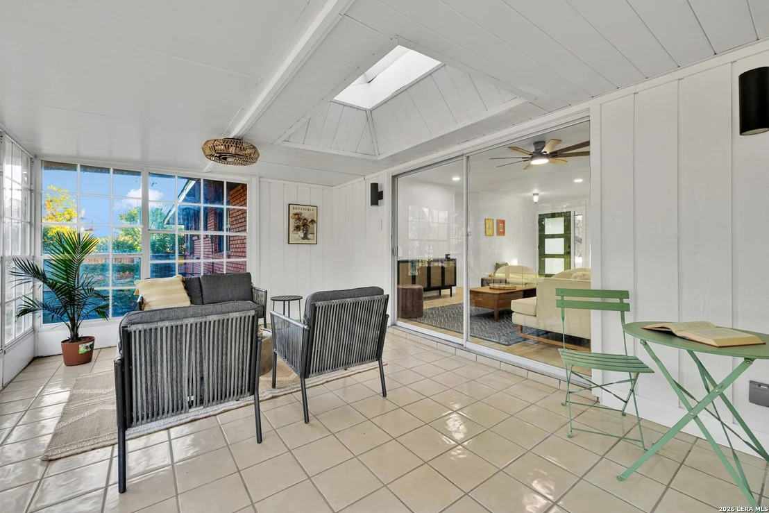 Photo of 127 Highview Dr