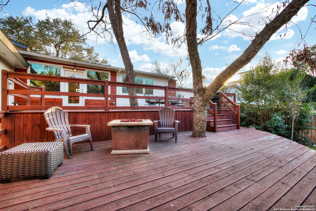 Photo of 327 BURNSIDE DR