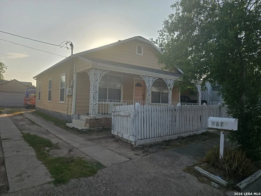 Photo of 987 Avenue B