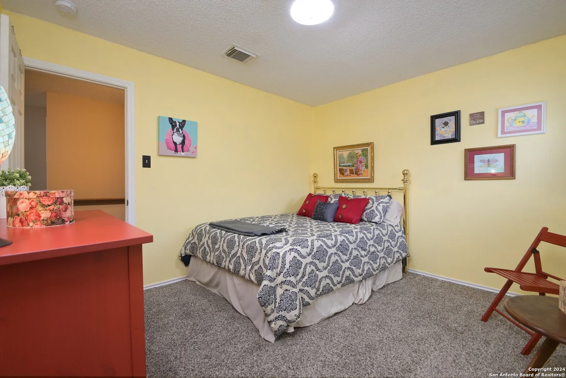 Photo of 21922 KENTON CROFT