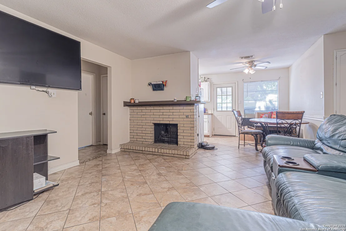 Photo of 5842 Cliff Walk