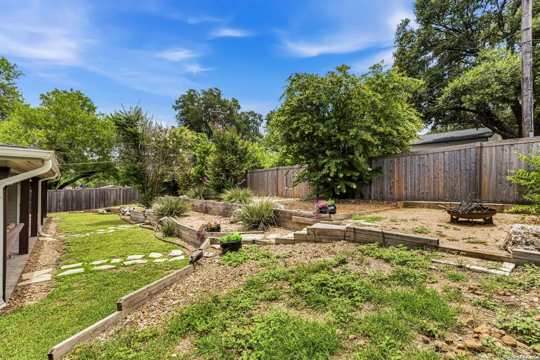 Photo of 3918 OAK TRL