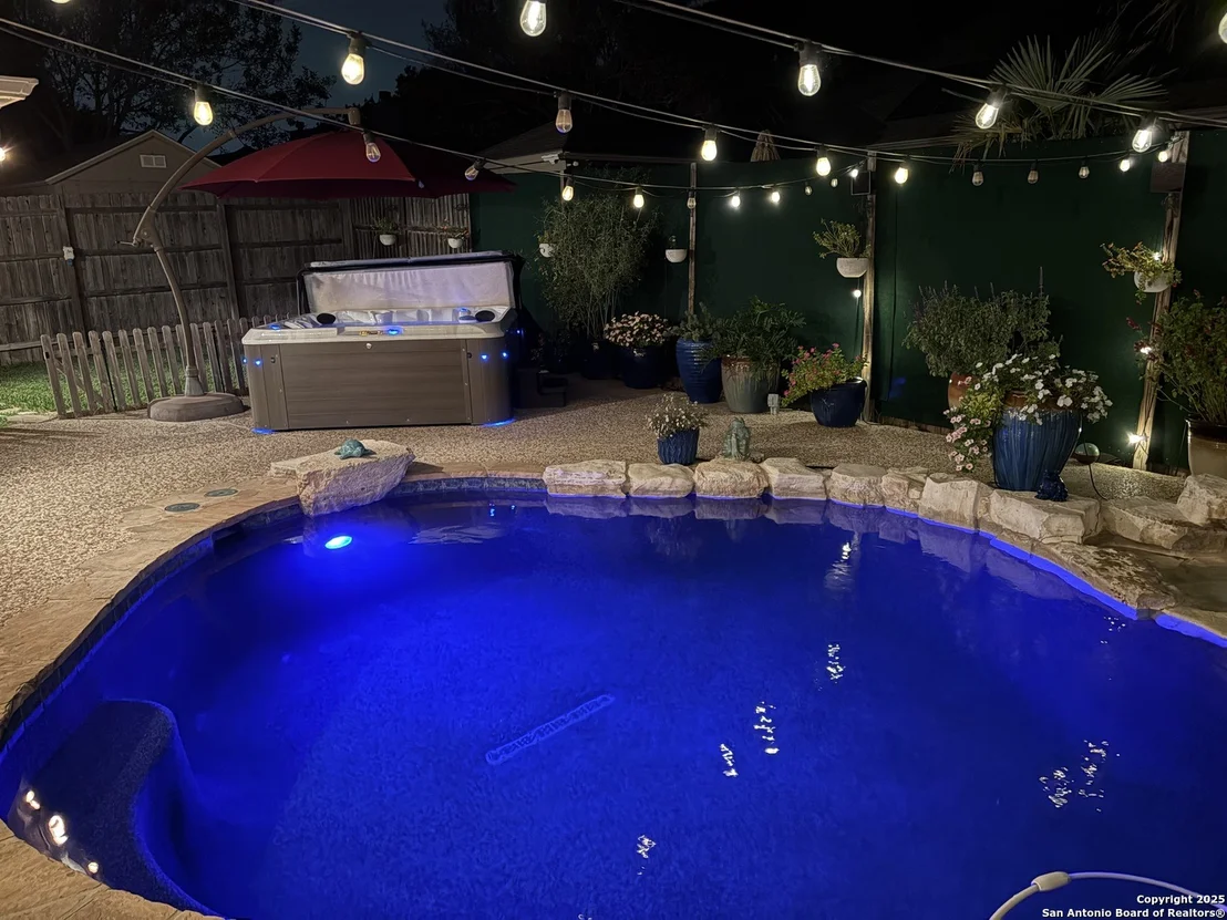 Photo of 1637 Circle Oak