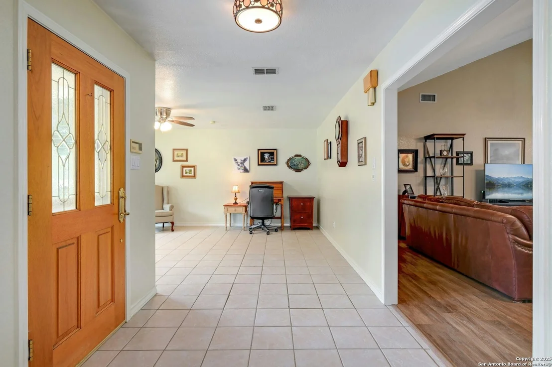 Photo of 315 Greenleaf Dr