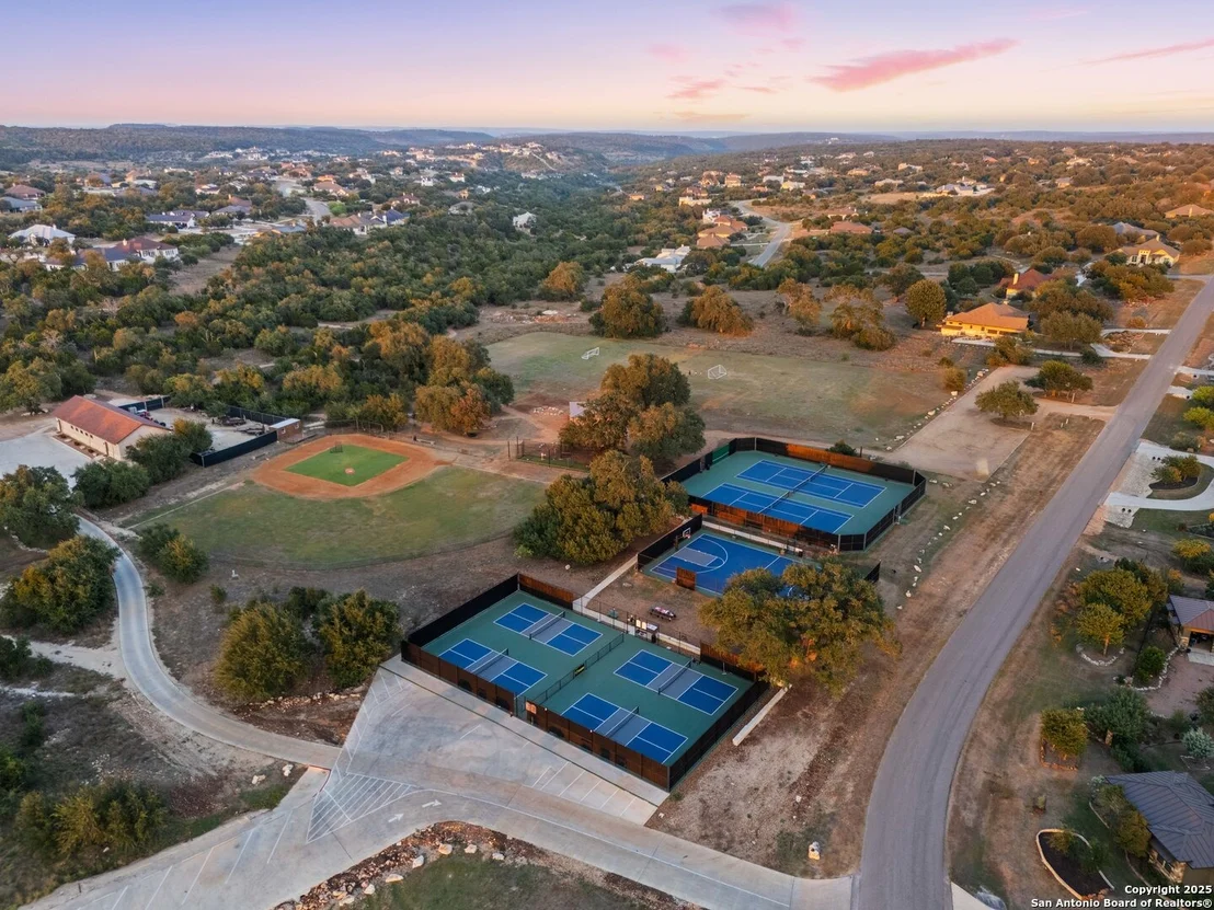 Photo of 287 Brook Cyn