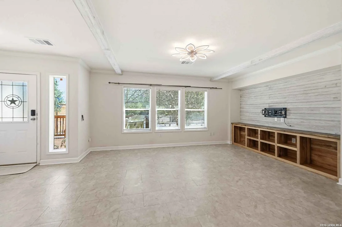 Photo of 321 County Road 4614