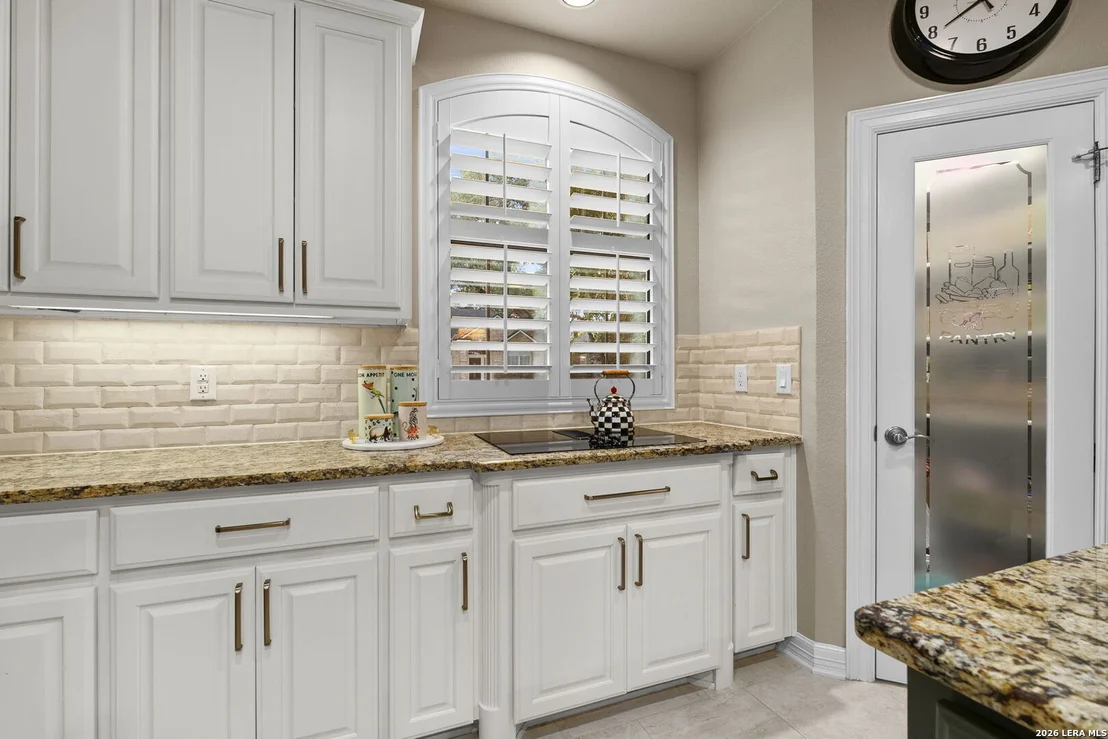 Photo of 2302 BLACKOAK BND
