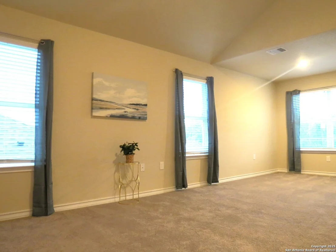 Photo of 740 Crestview