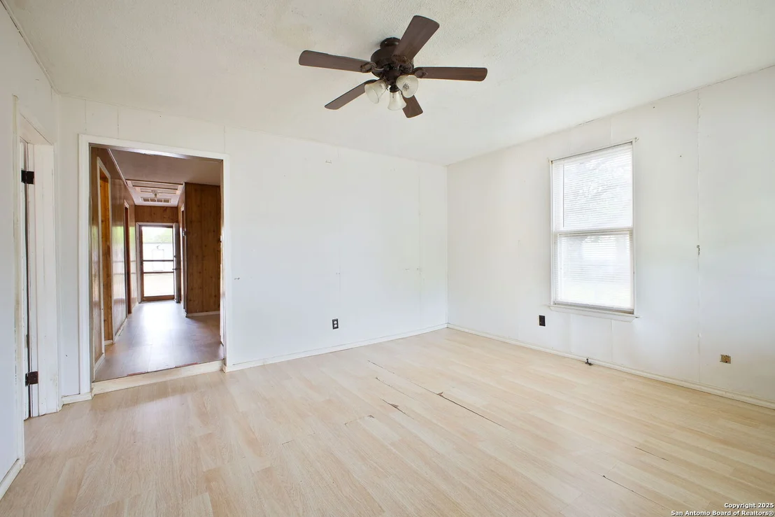Photo of 229 E Colungo St.