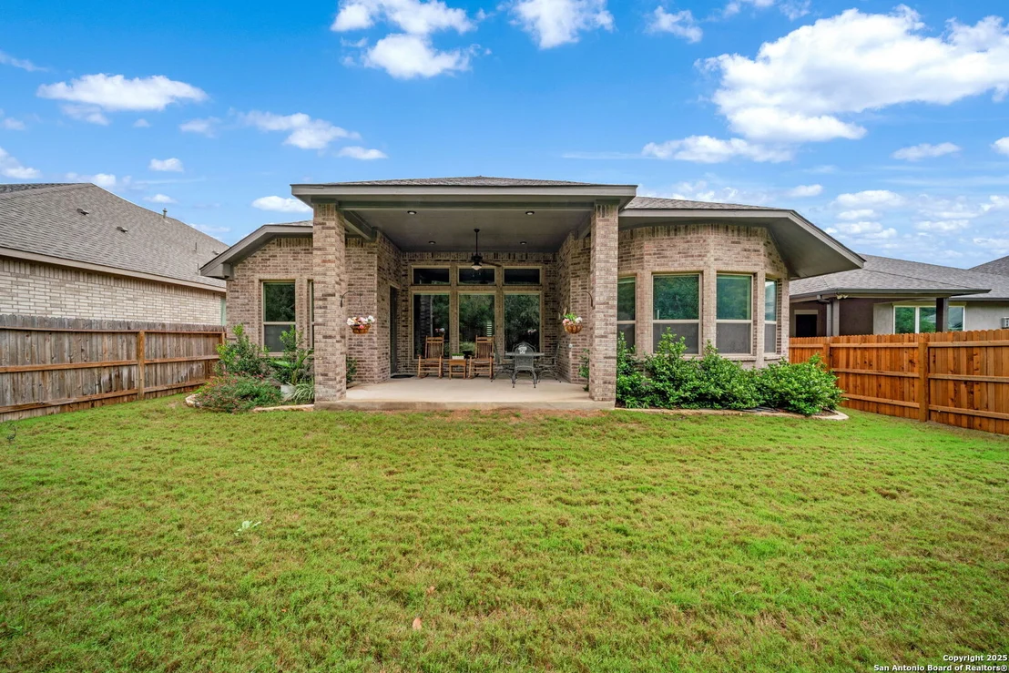 Photo of 123 Low Meadow