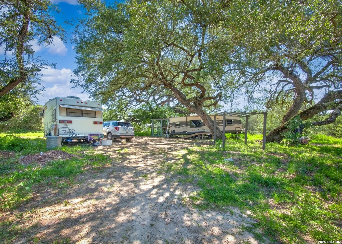 Photo of 953 Forest Oaks Dr