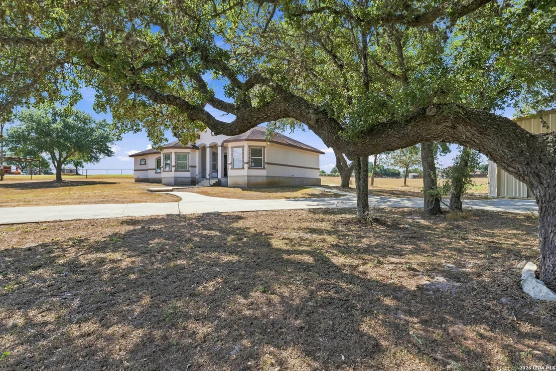 Photo of 353 BIG OAK DR