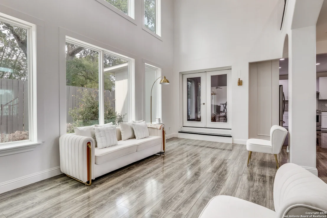 Photo of 1071 Hidden Valley