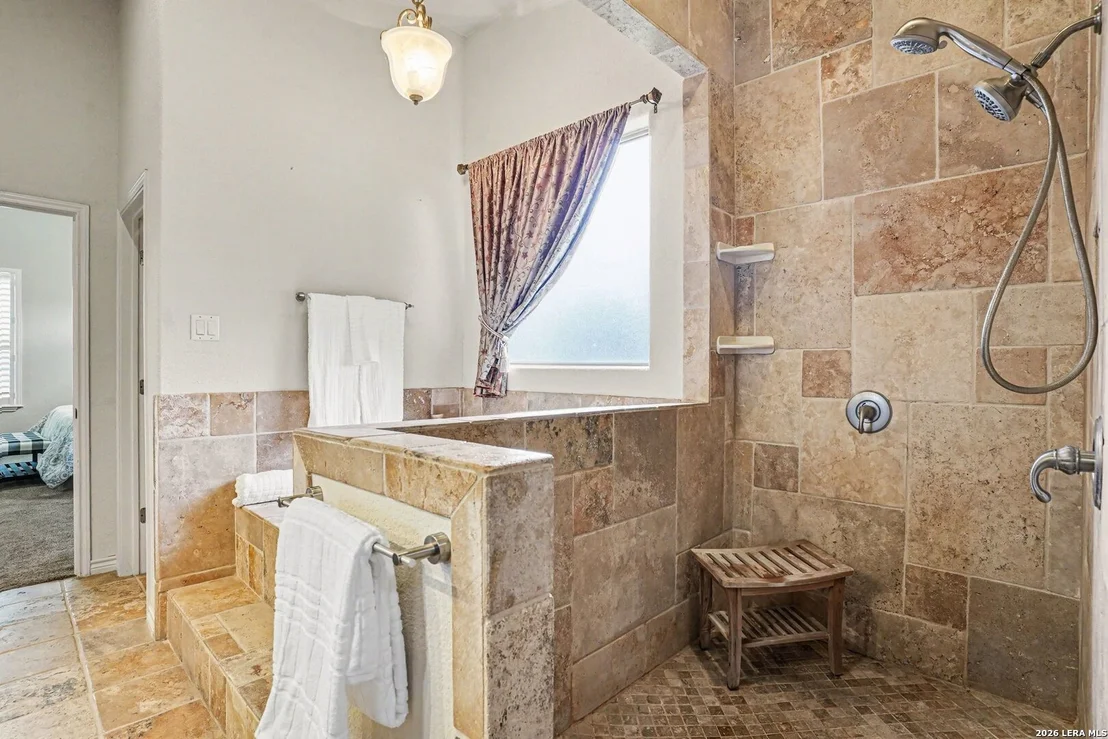 Photo of 233 MEADOWLARK LN