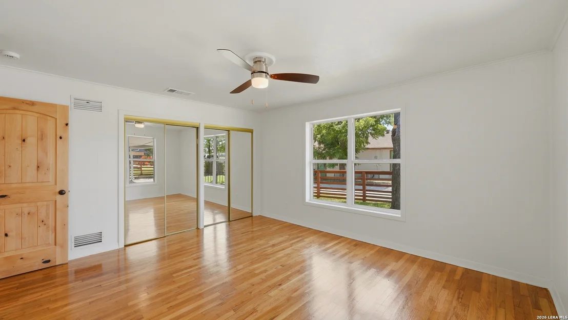 Photo of 596 WILLOW AVE