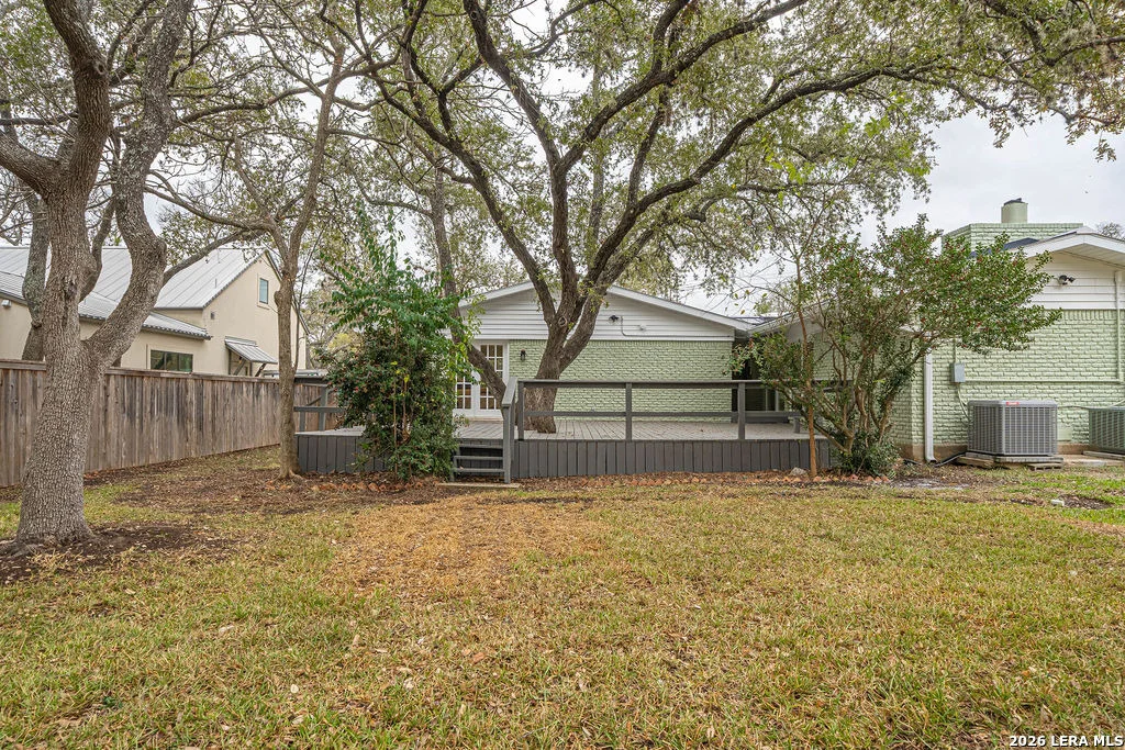 Photo of 355 Donella