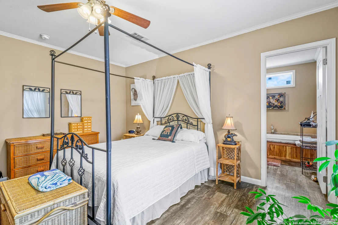 Photo of 609 Country Trail
