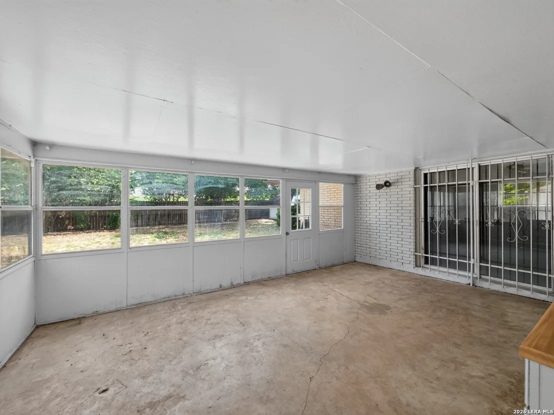 Photo of 621 Balfour Dr