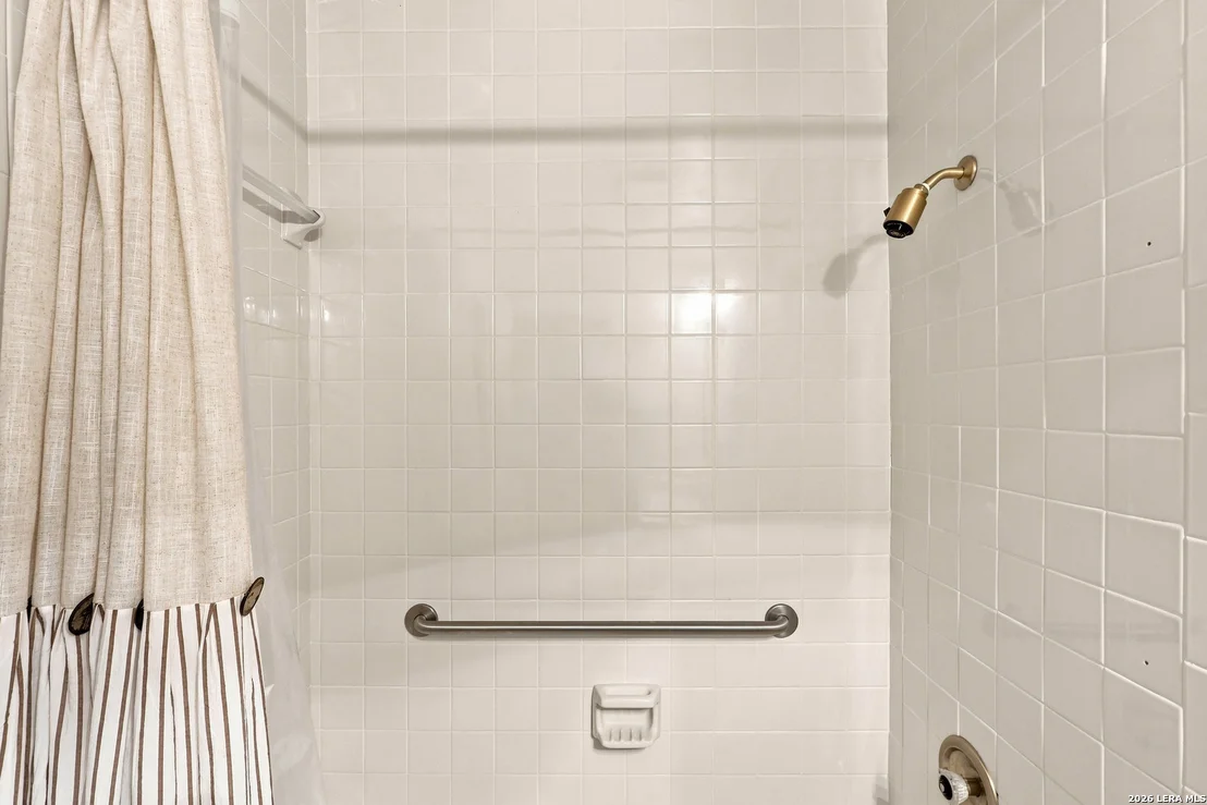 Photo of 28 COURTSIDE CIR