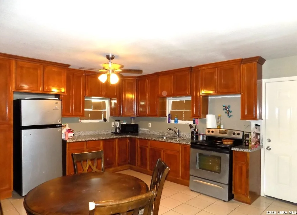 Photo of 220 CALLE ESCUELA
