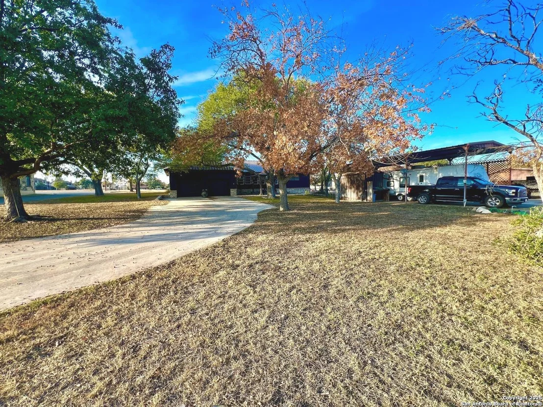 Photo of 433 Fort Clark Rd