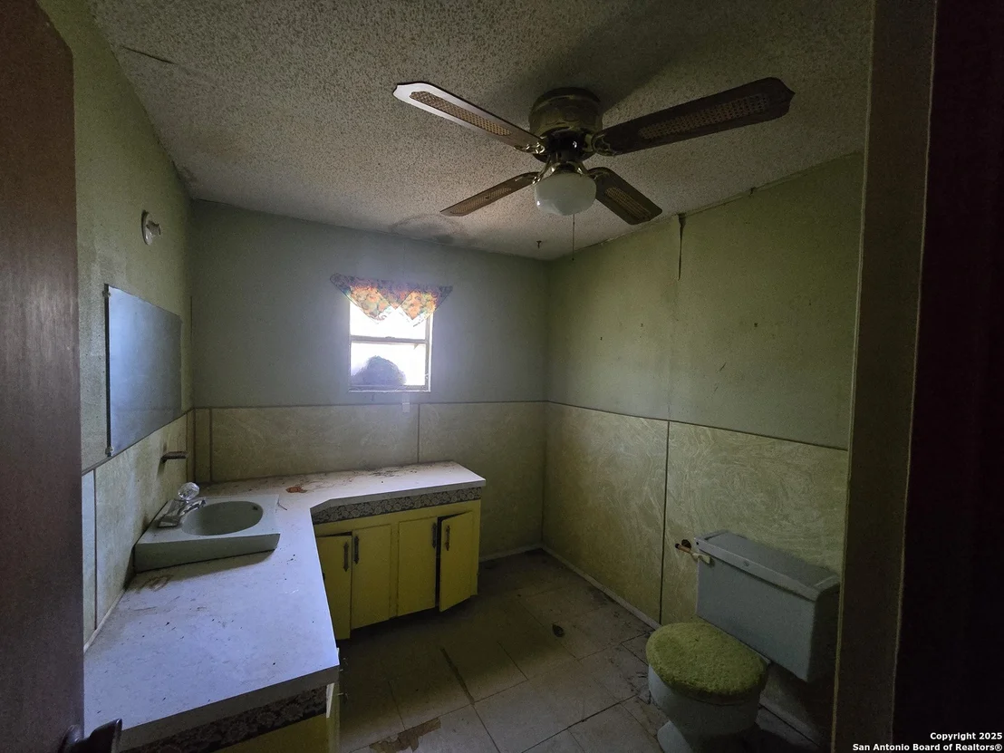 Photo of 119 W Baetz Blvd