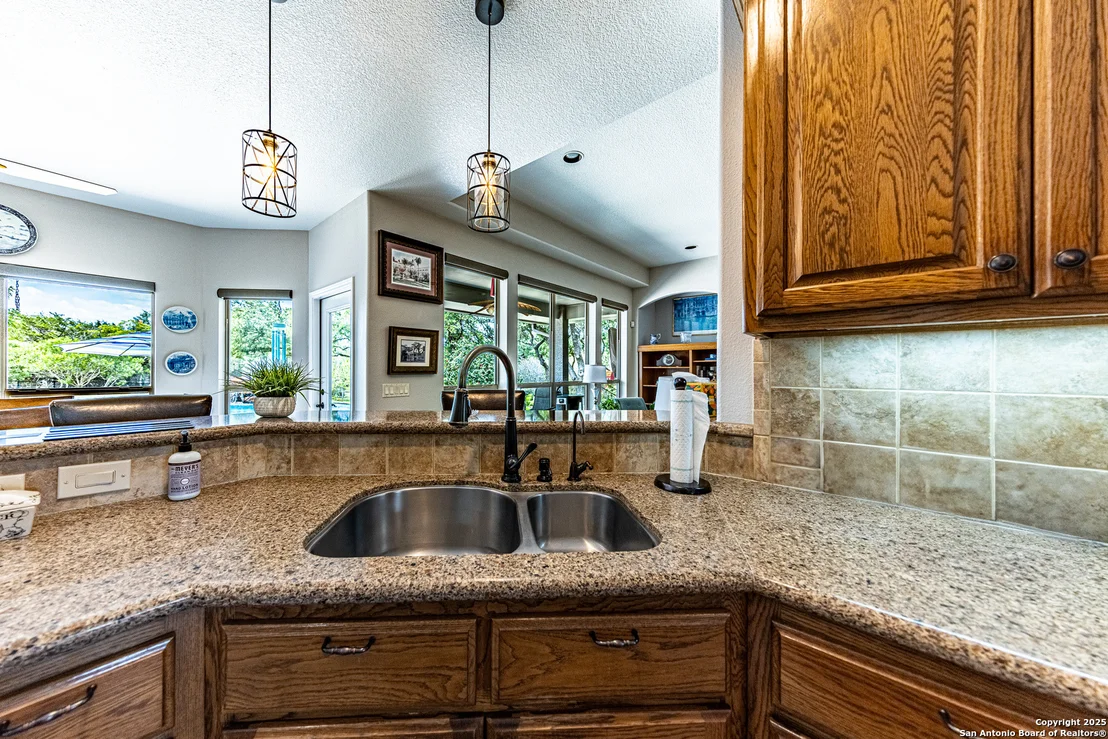 Photo of 2390 FRONTIER
